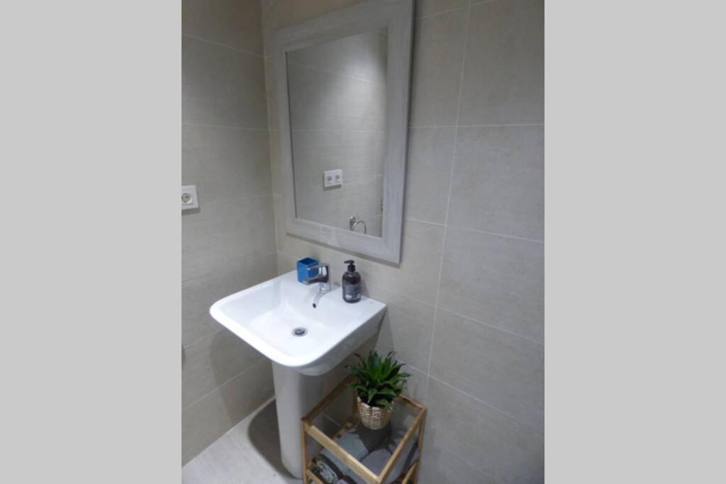 Nuevo Apartamento Lujo Playa Malagueta-Centro Малага Экстерьер фото